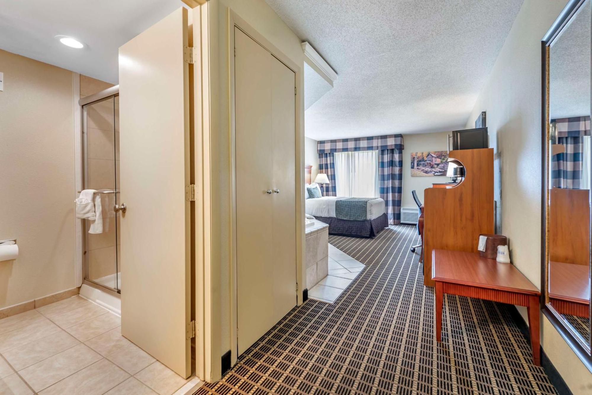 Best Western Plus Bridgeport Inn Exterior photo
