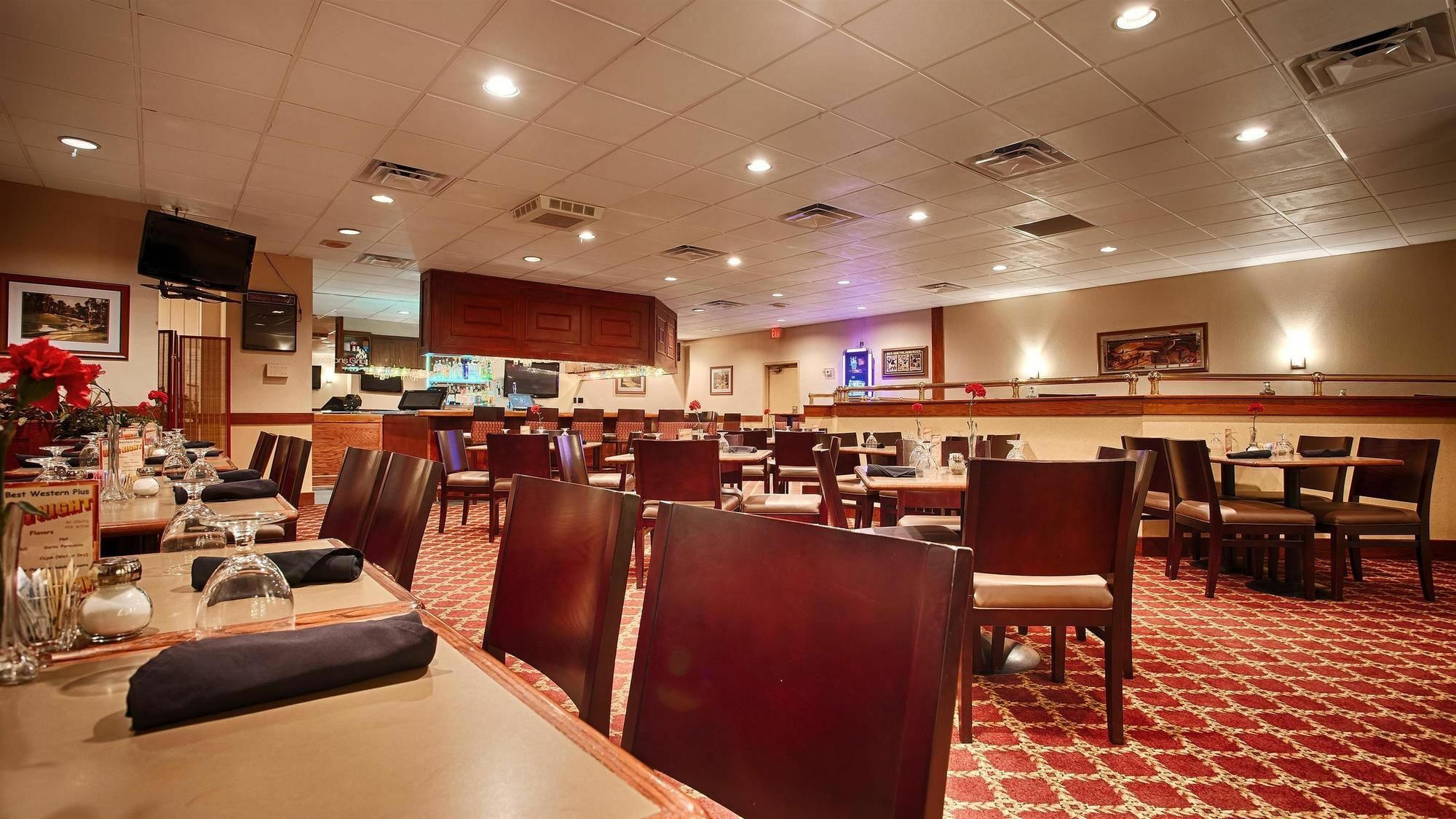 Best Western Plus Bridgeport Inn Exterior photo